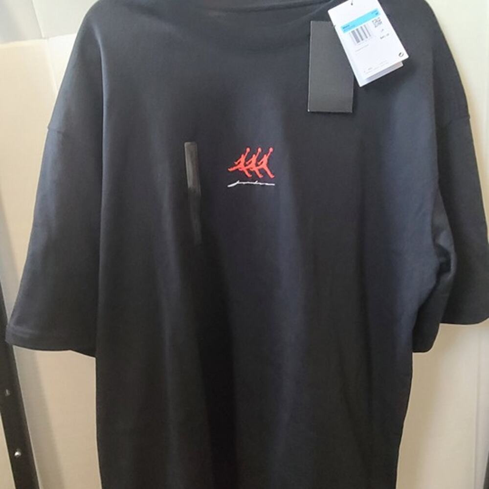 Brand: Jordan (Nike) Collection: Flight Essentials Style: Oversized Crewneck T-S